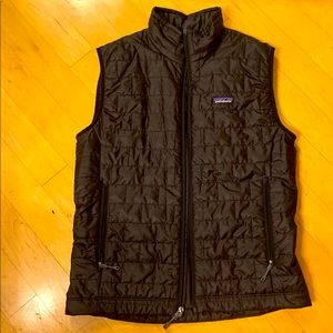 Men's Size M Black Patagonia Puffer Vest